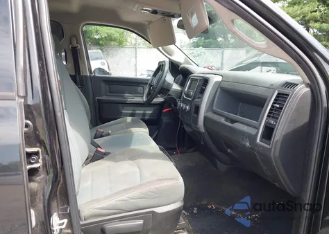 2017 Ram 1500 Express 4X4 5'7 Box z USA, uszkodzony, nr VIN 1C6RR7KT6HS699381